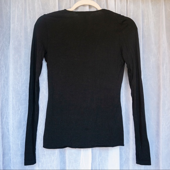 BCBGMAXAZRIA ruffled v- neckline top - size S - Picture 4 of 4